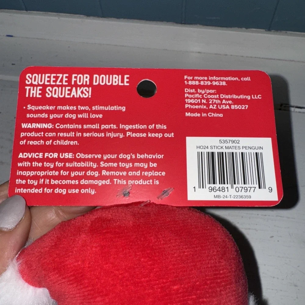 Merry & Bright Nice & Noisy PENGUIN Dog Toy Red Squeaky Thrash Plush Toss‎ Shake